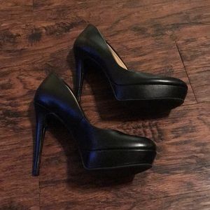 Black Jessica Simpson Classic Heel